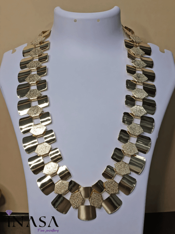 Neo design Golden & Matte finish Interlinked plate statement Necklace - Image 4