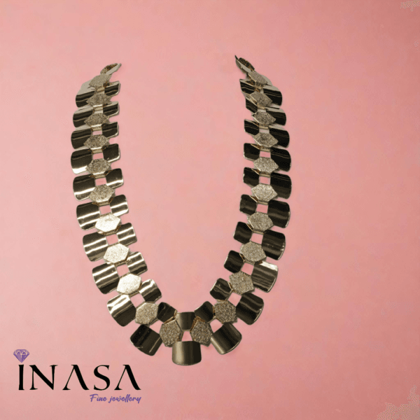 Neo design Golden & Matte finish Interlinked plate statement Necklace - Image 3